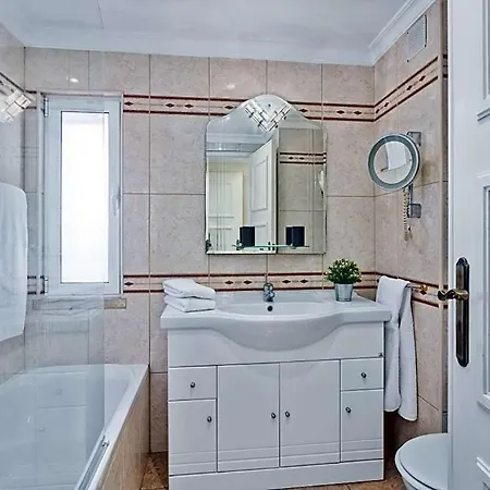 Lägenhet Sleeps 4 With Pool Air Con And Wifi Vilamoura