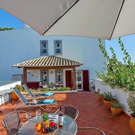 Sleeps 4 With Pool Air Con And Wifi Lägenhet *
