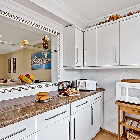 Sleeps 4 With Pool Air Con And Wifi *