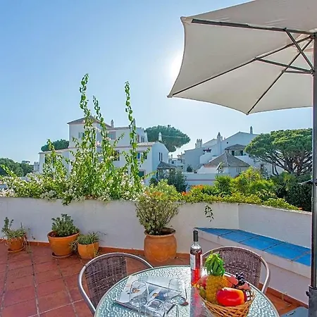 Sleeps 4 With Pool Air Con And Wifi *